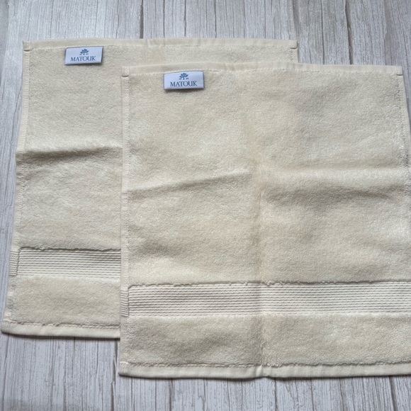 Lotus Fingertip Towel
Matouk - Picture 1 of 1